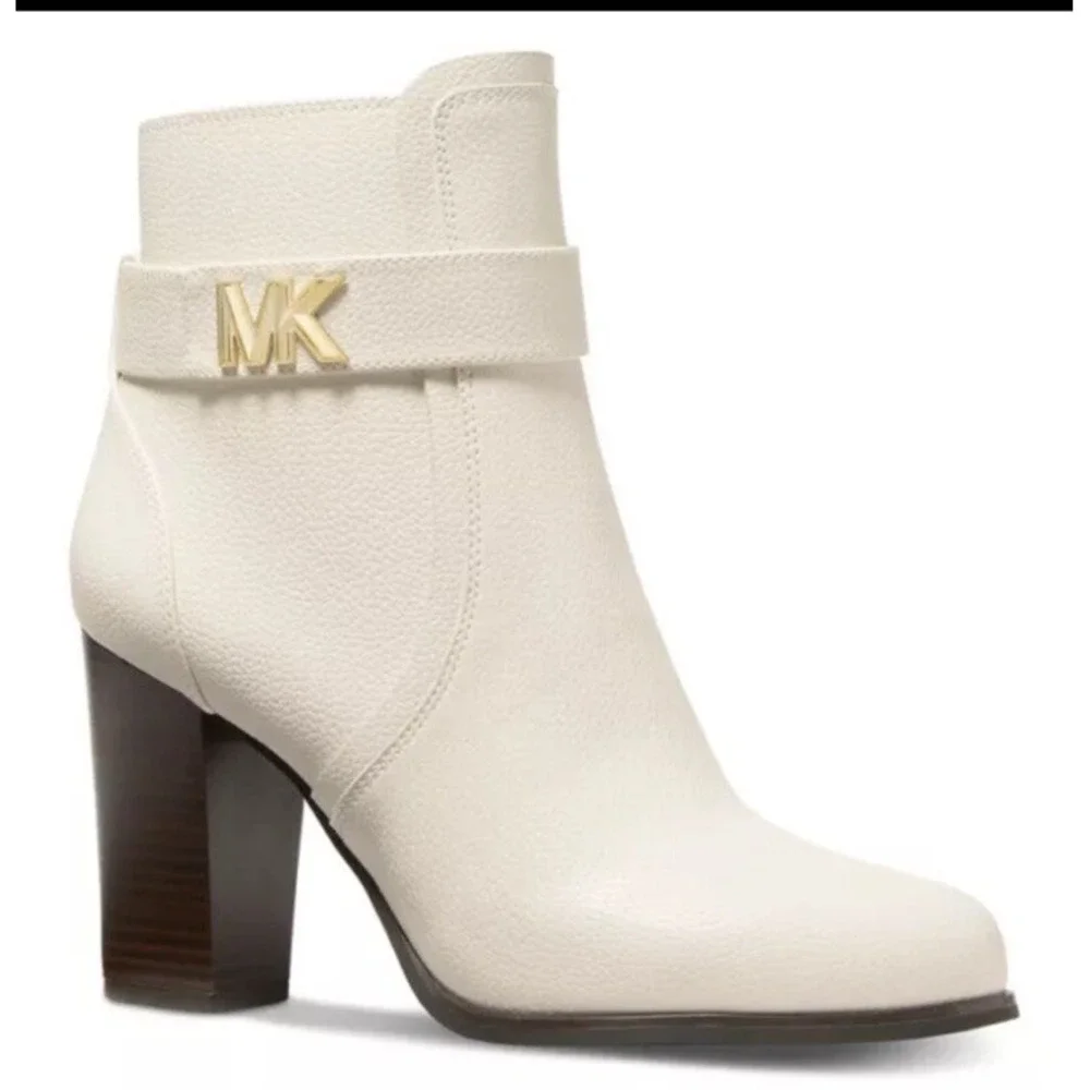 Michael Kors women's 5.5 Jilly Dress Ankle Block Heel Cream Booties Dress Logo